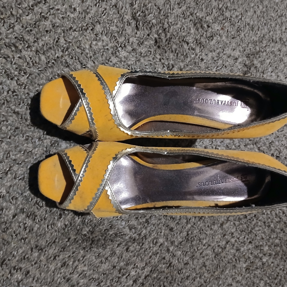 Size 10 Peep Toe Yellow and Silver Heels - Picture 4 of 4